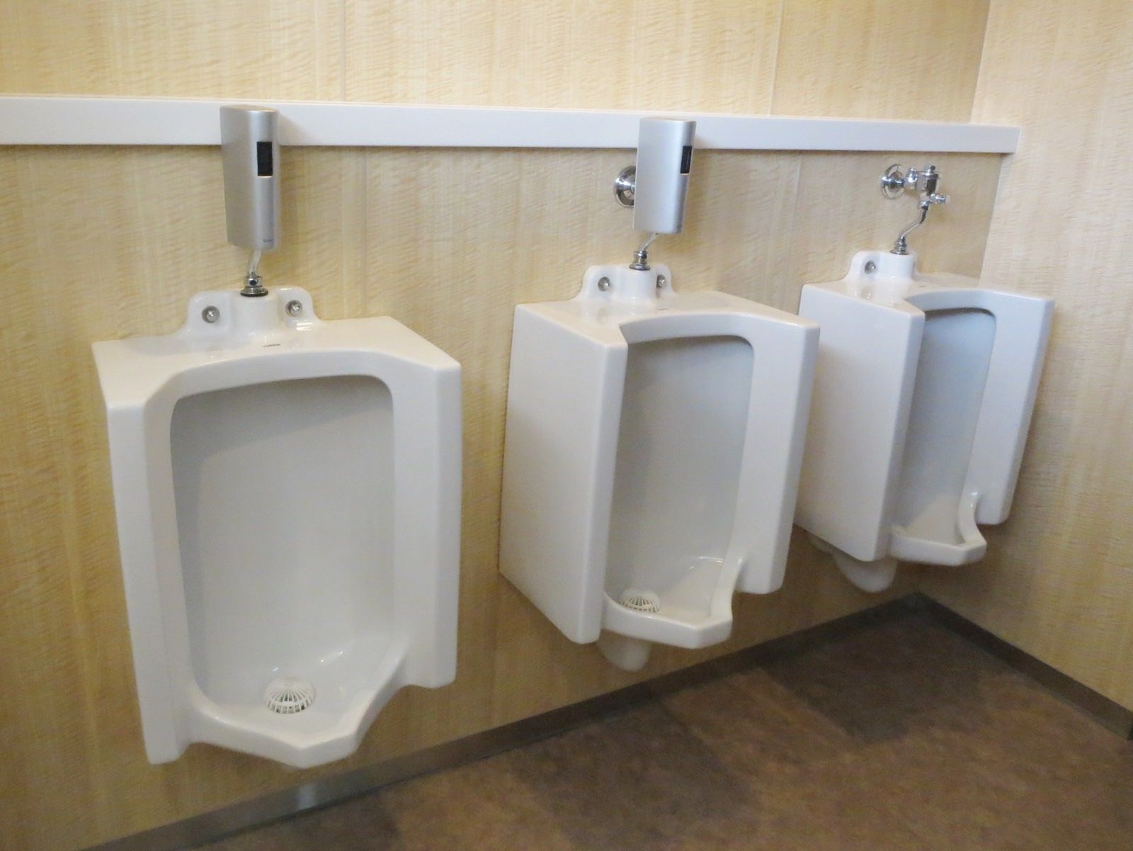 男性用トイレ