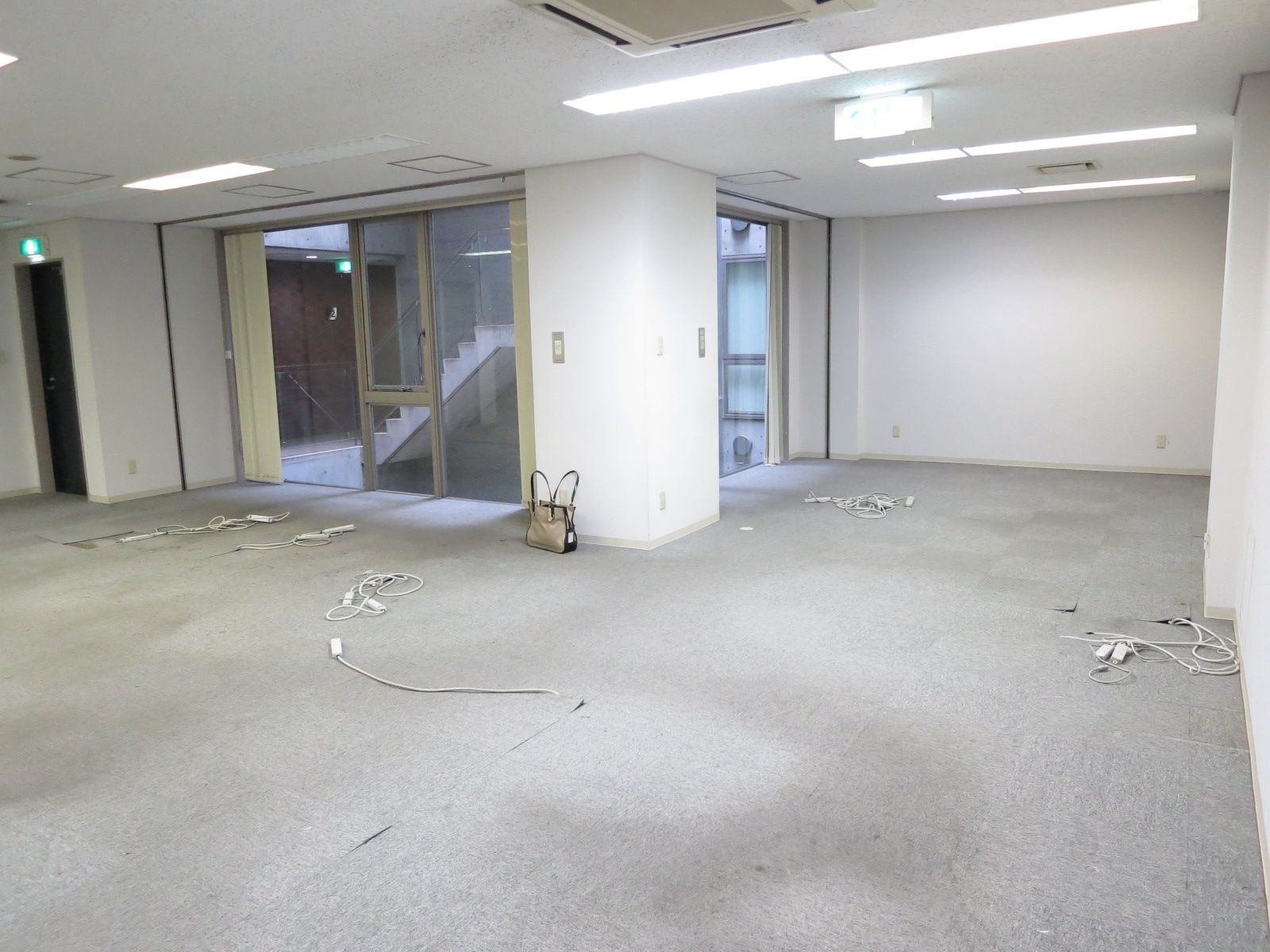 オフィス室内参考画像