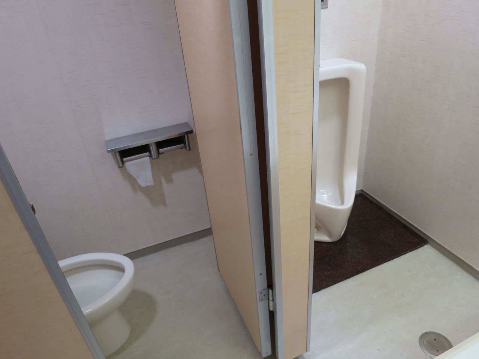 男性用トイレ内の様子