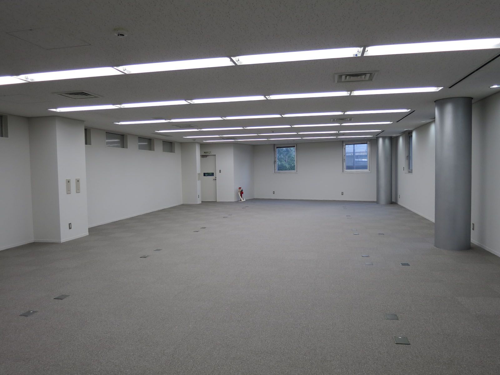 オフィス室内参考画像
