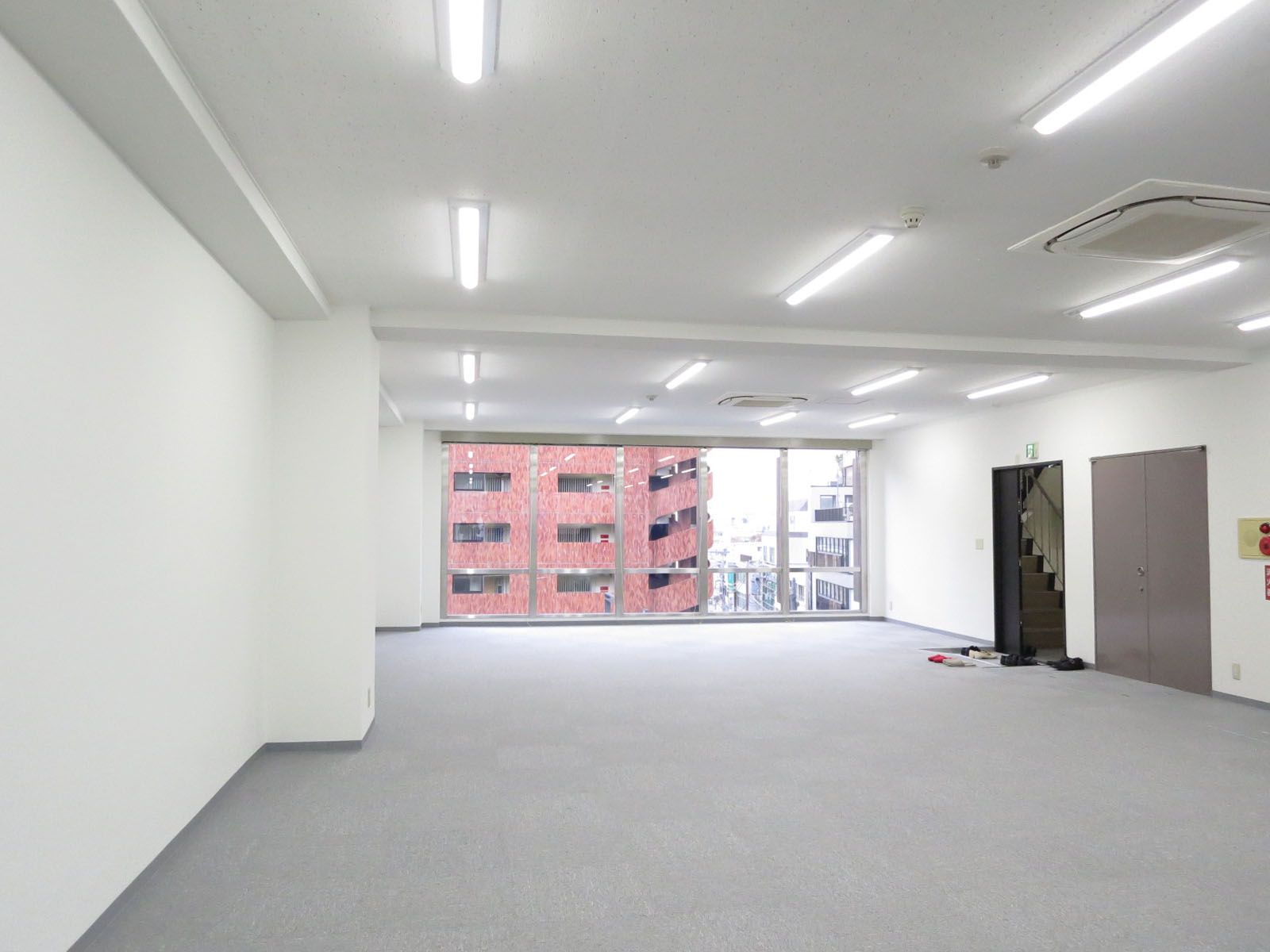 オフィス室内参考画像