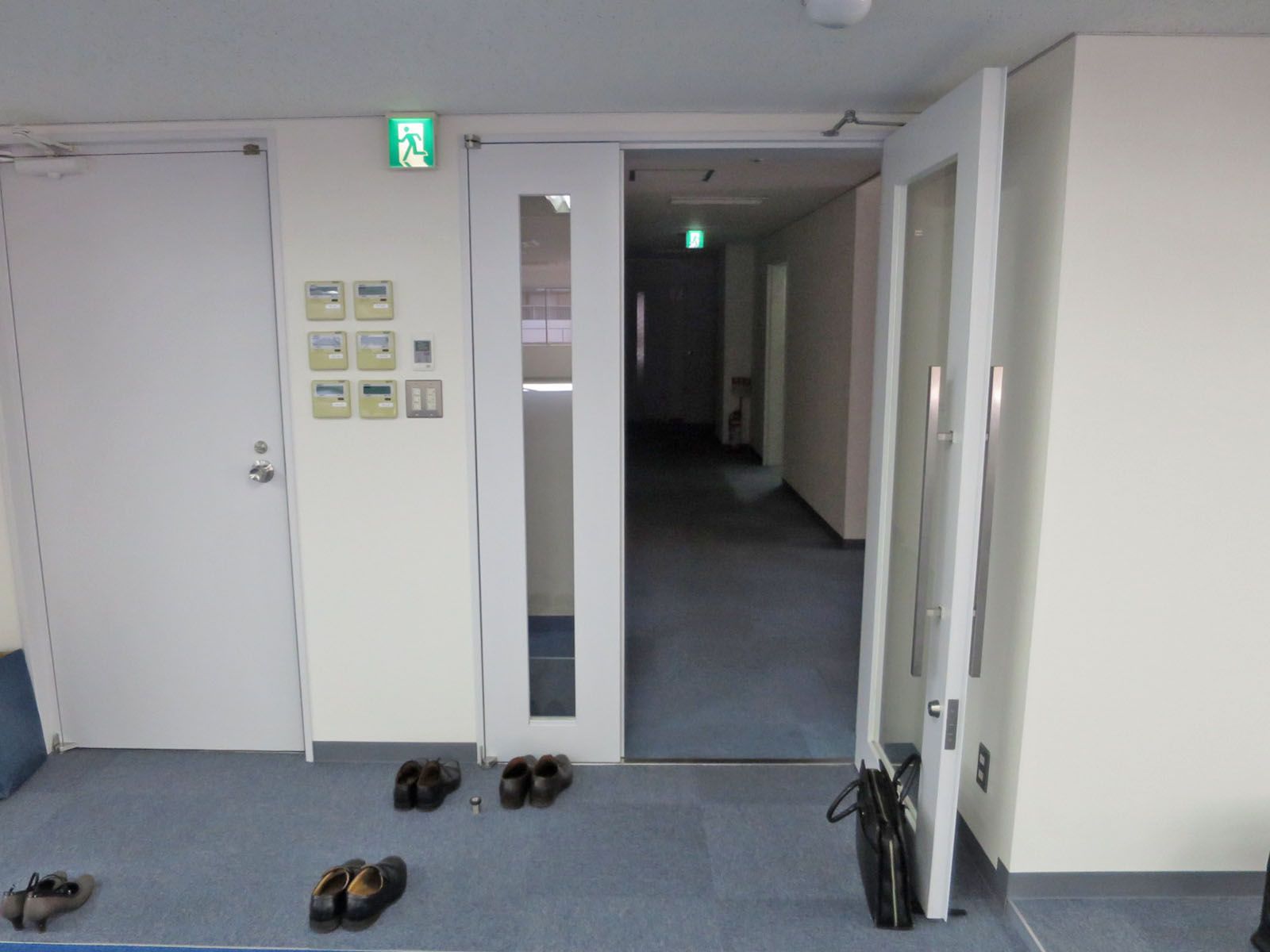 貸室出入口