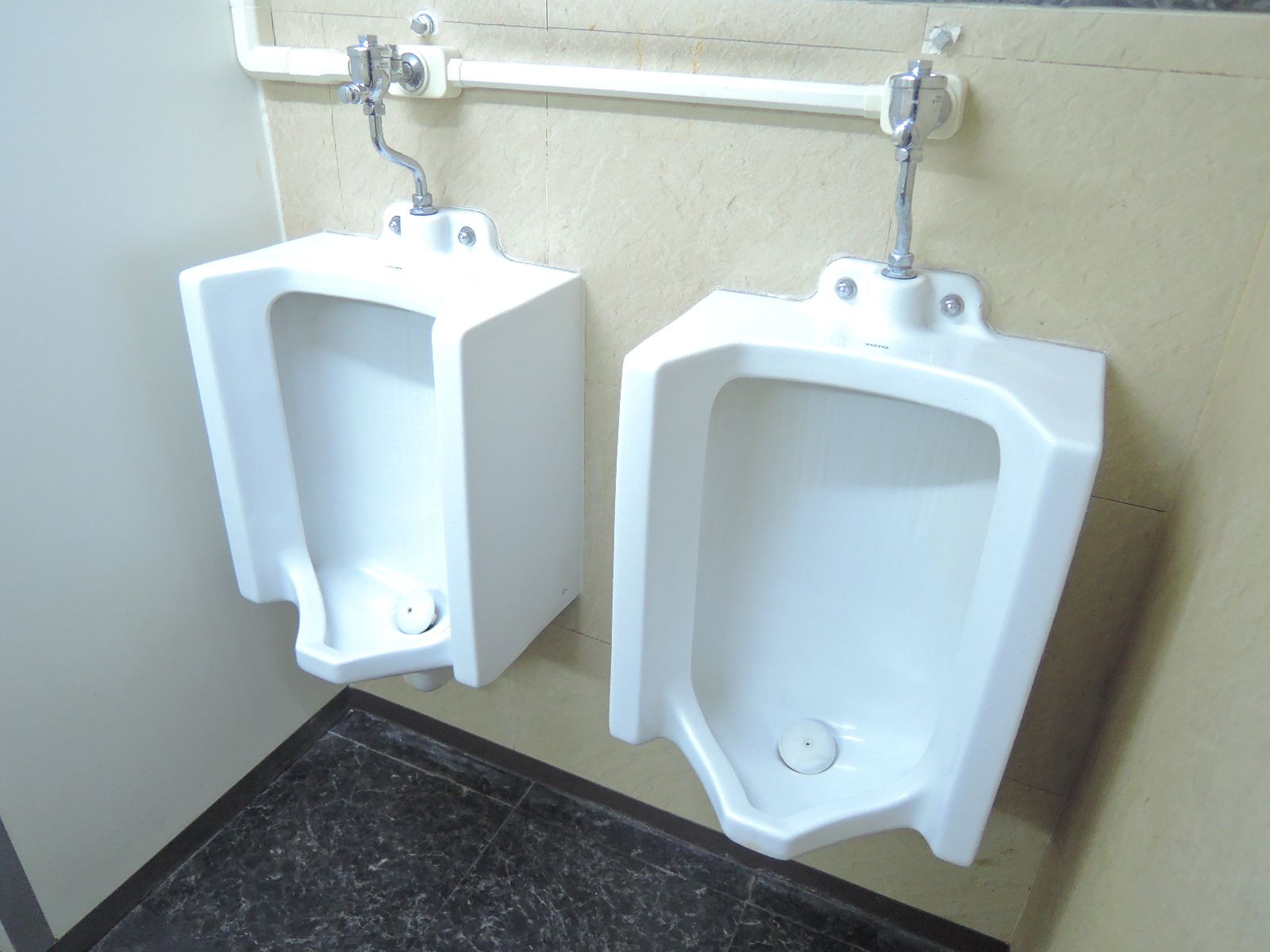 男性用トイレ