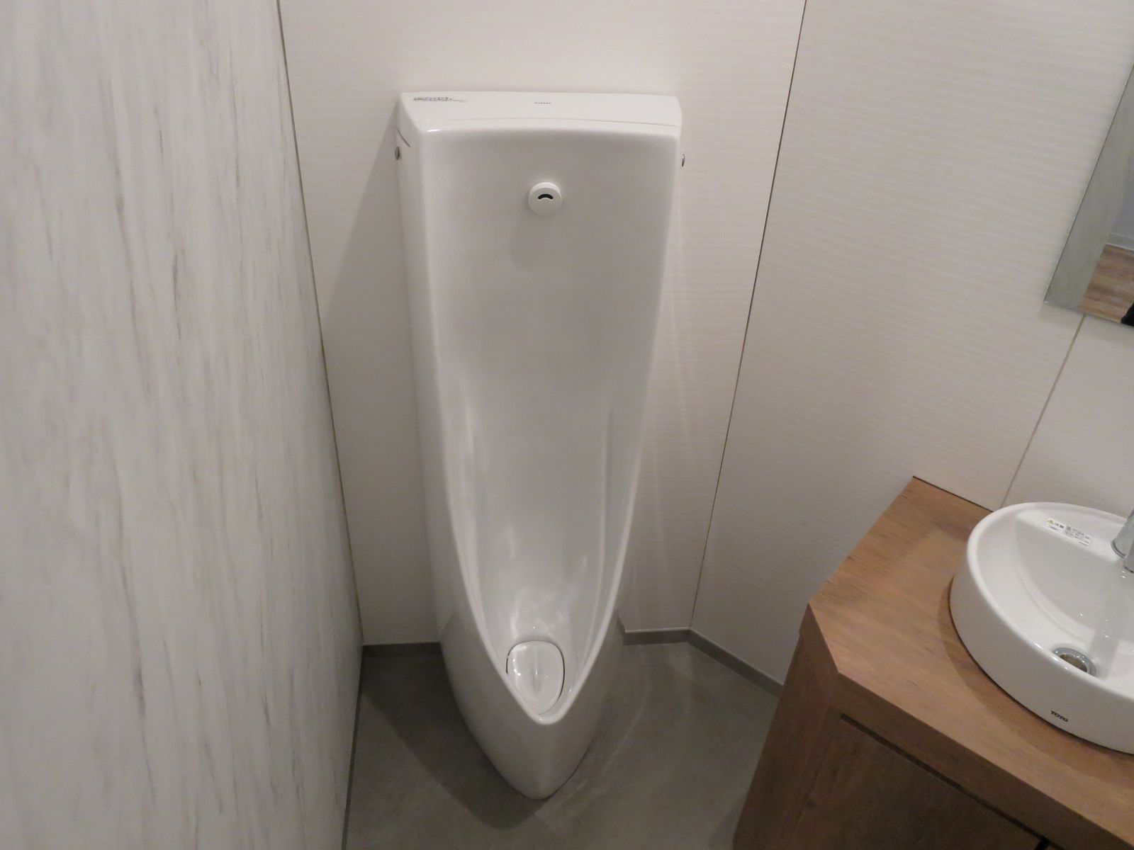 男性用トイレ