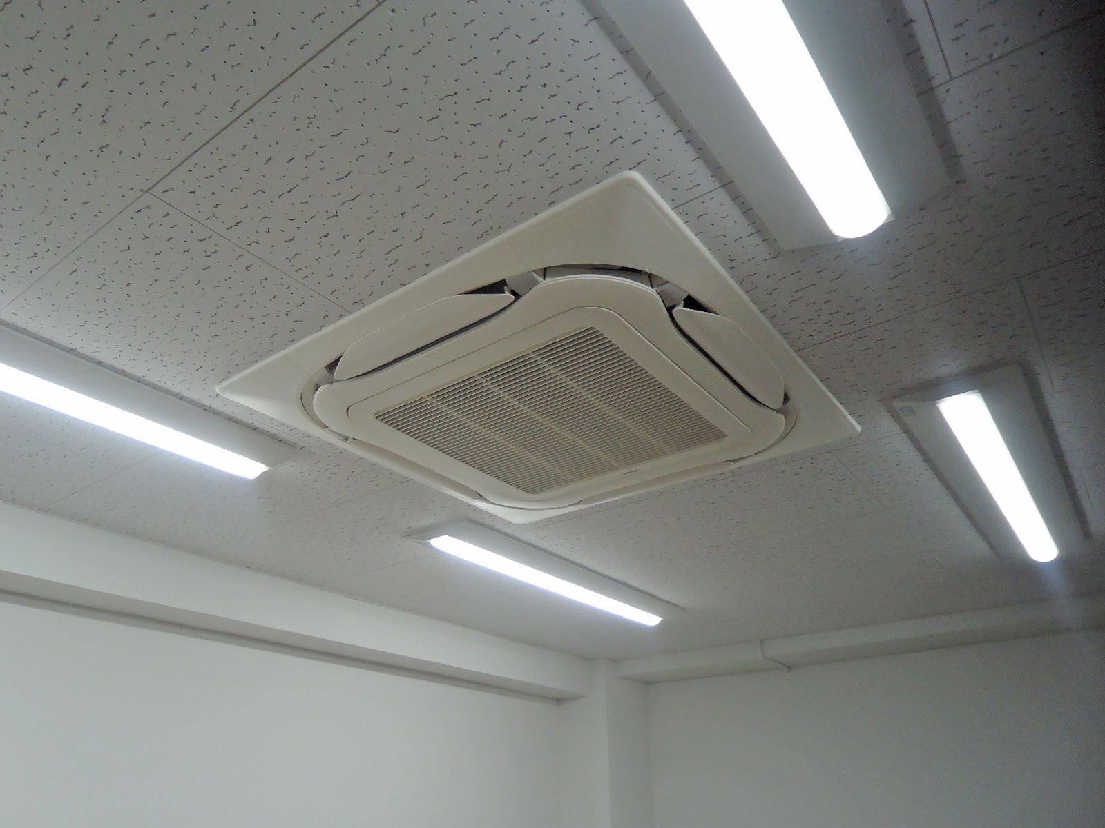 空調機器
