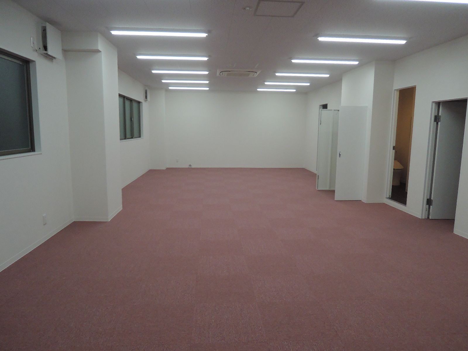 オフィス室内参考画像