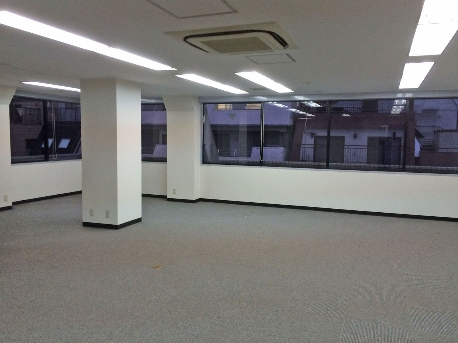 オフィス室内参考画像