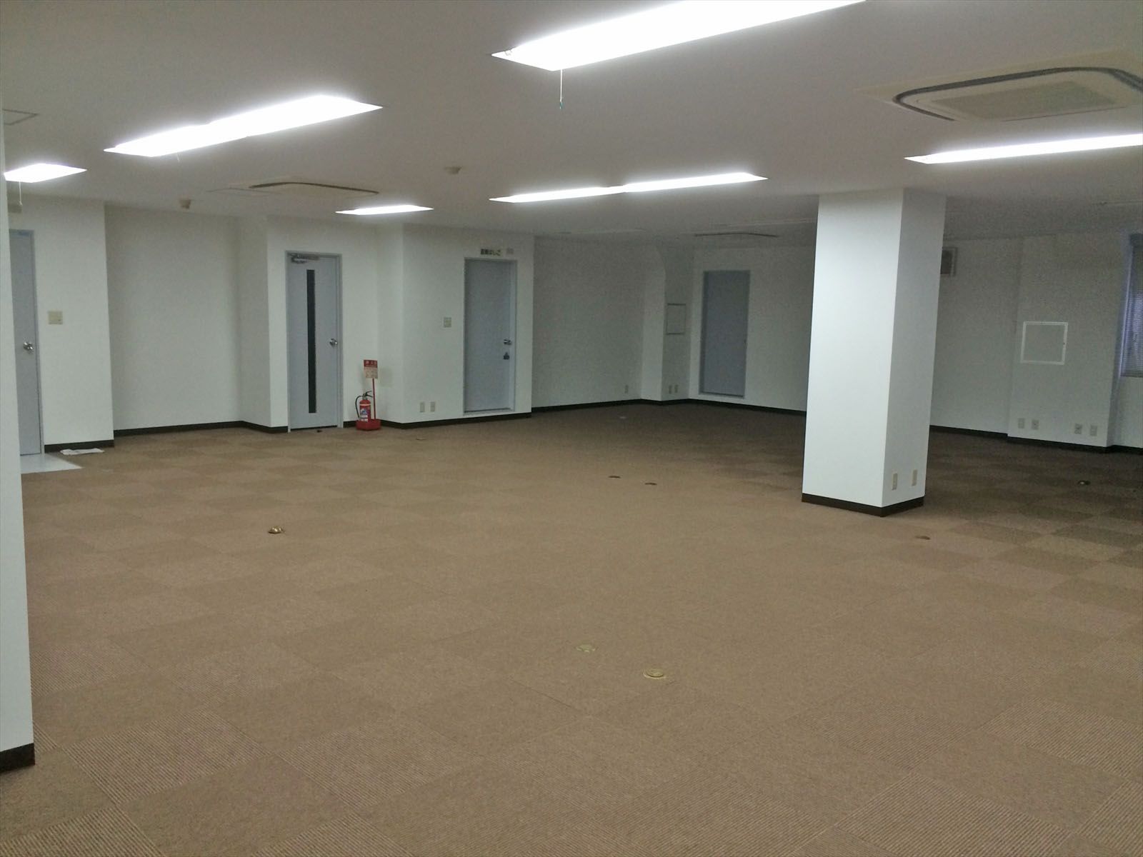 オフィス室内参考画像