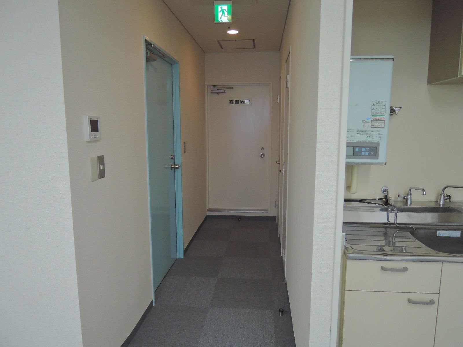 貸室出入口付近