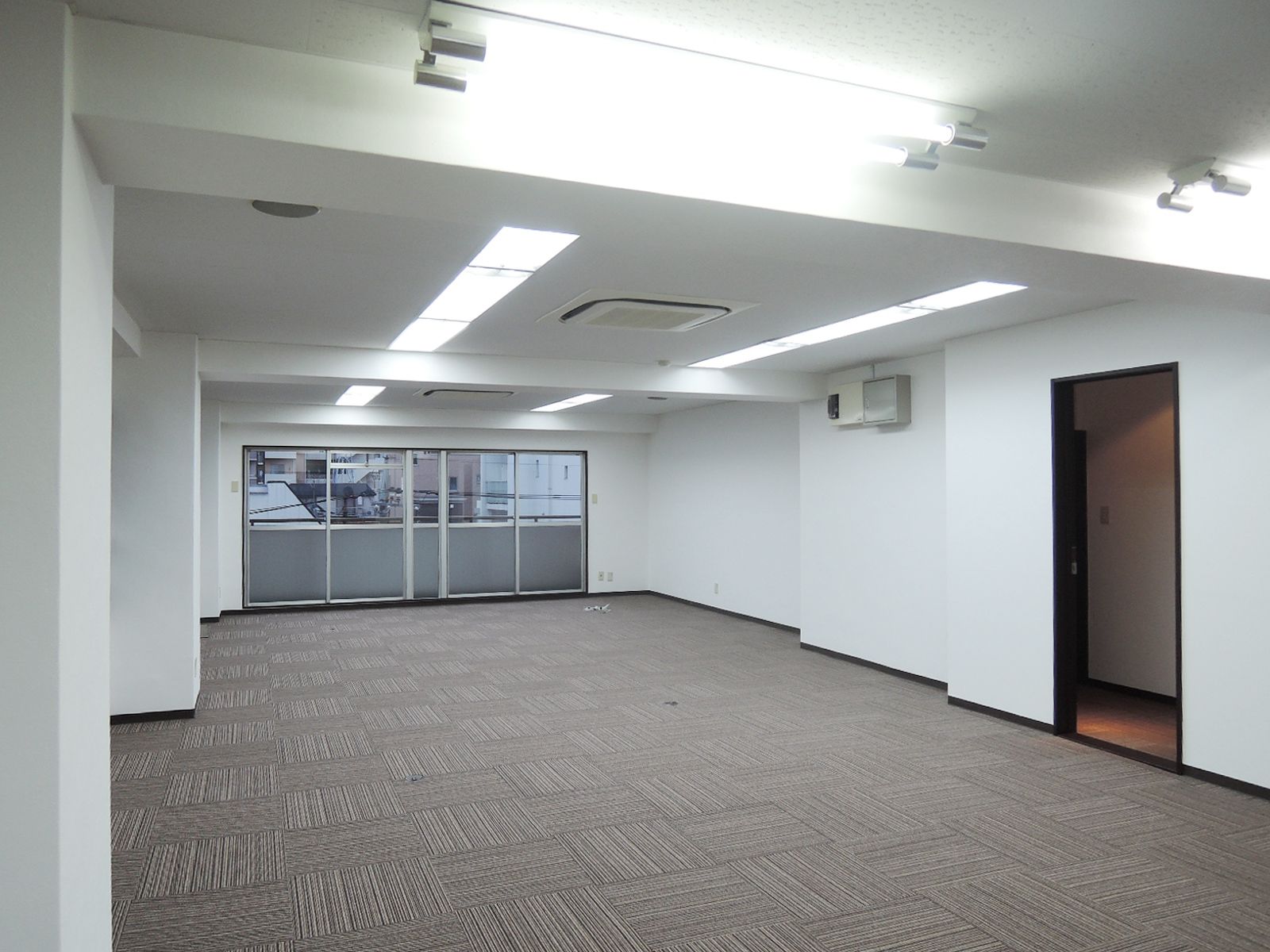 オフィス室内参考画像（3階）