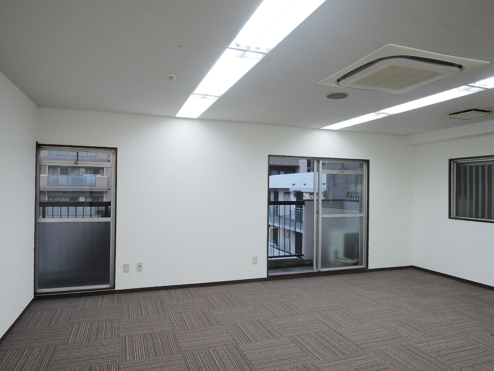 一部バルコニー付き