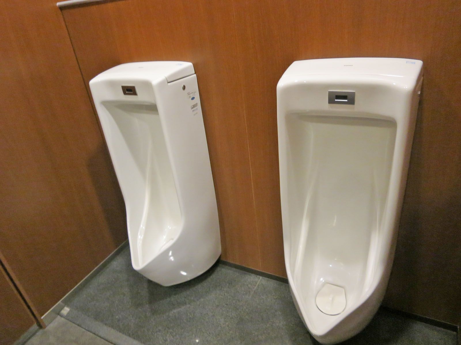男性用トイレ