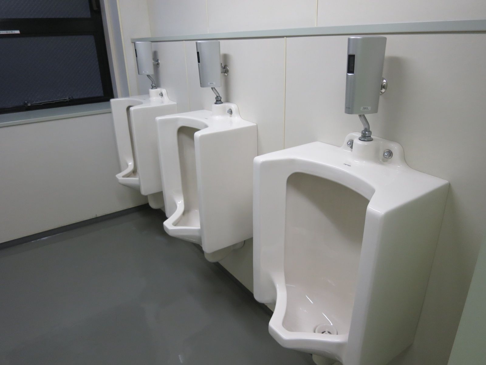 男性用トイレ