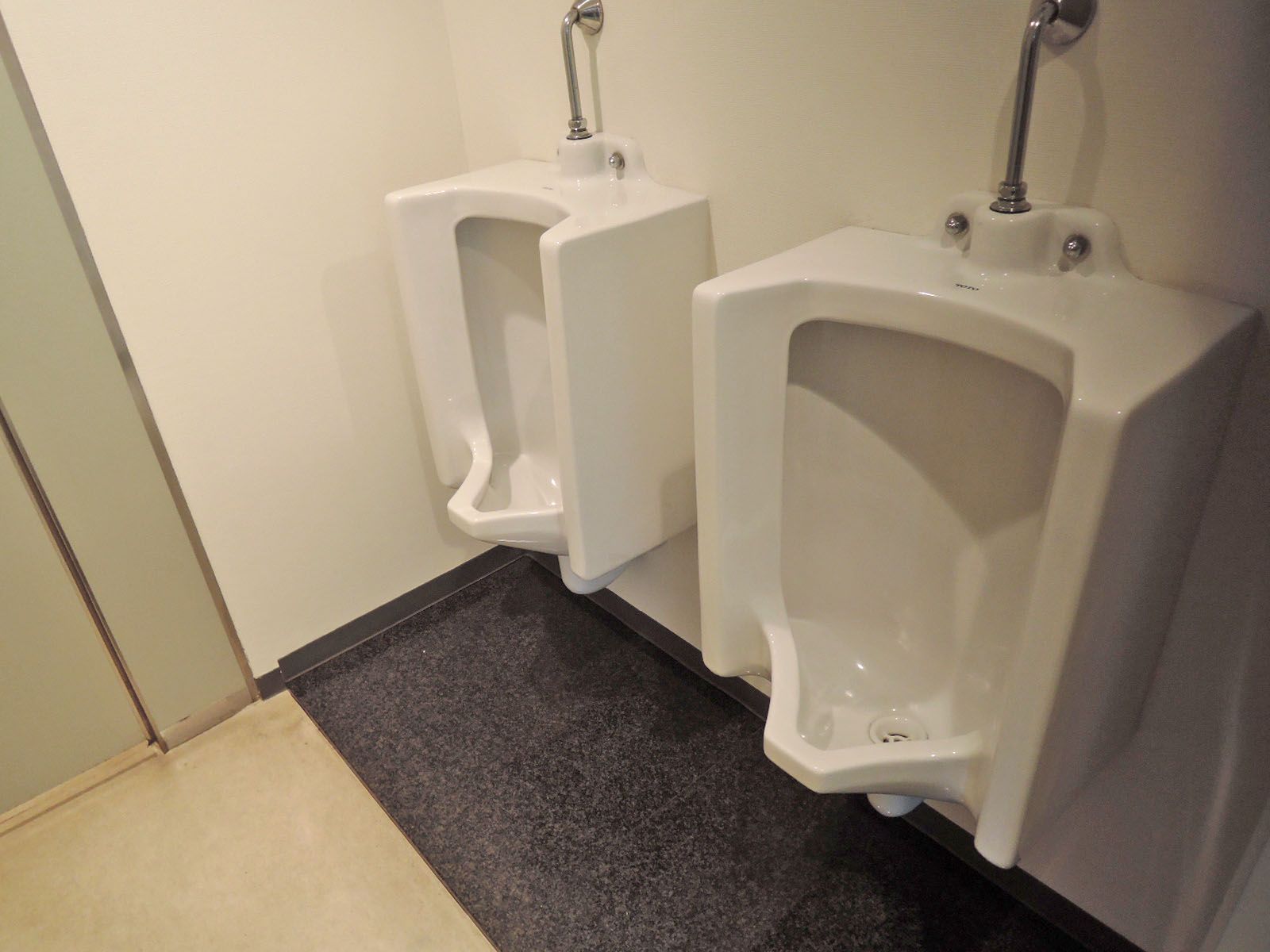 男性用トイレ