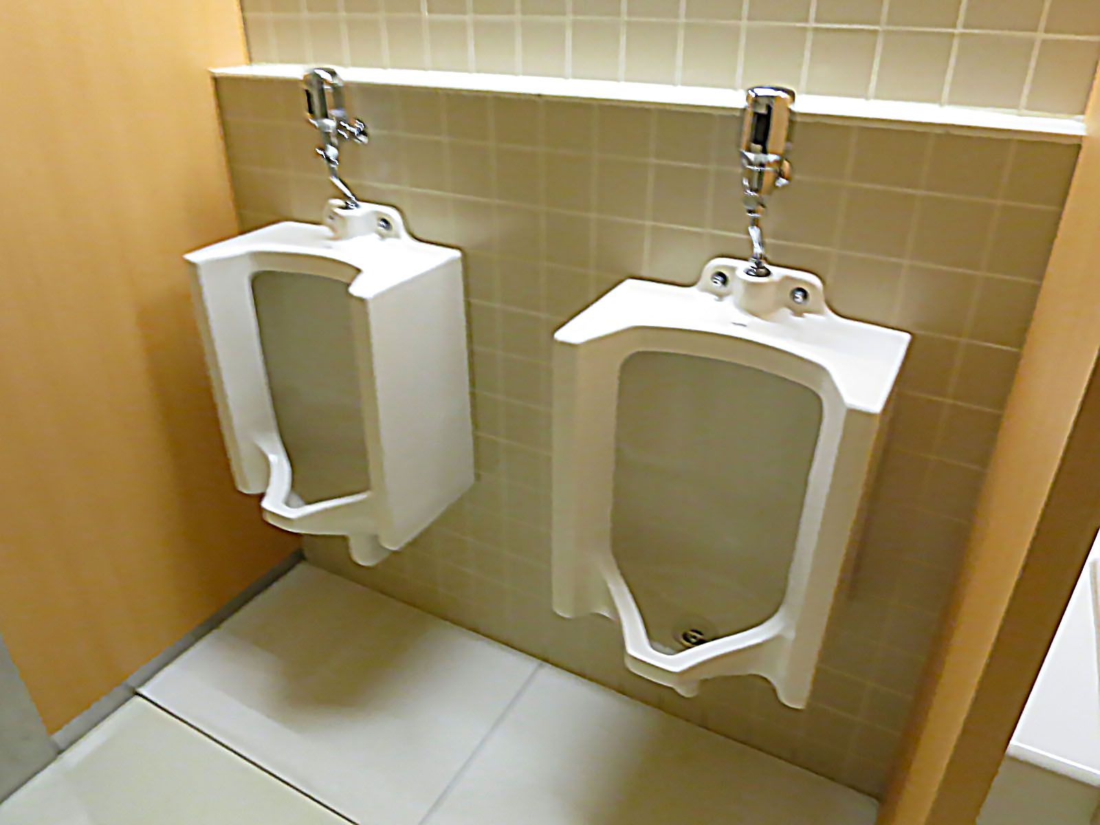 男性用トイレ