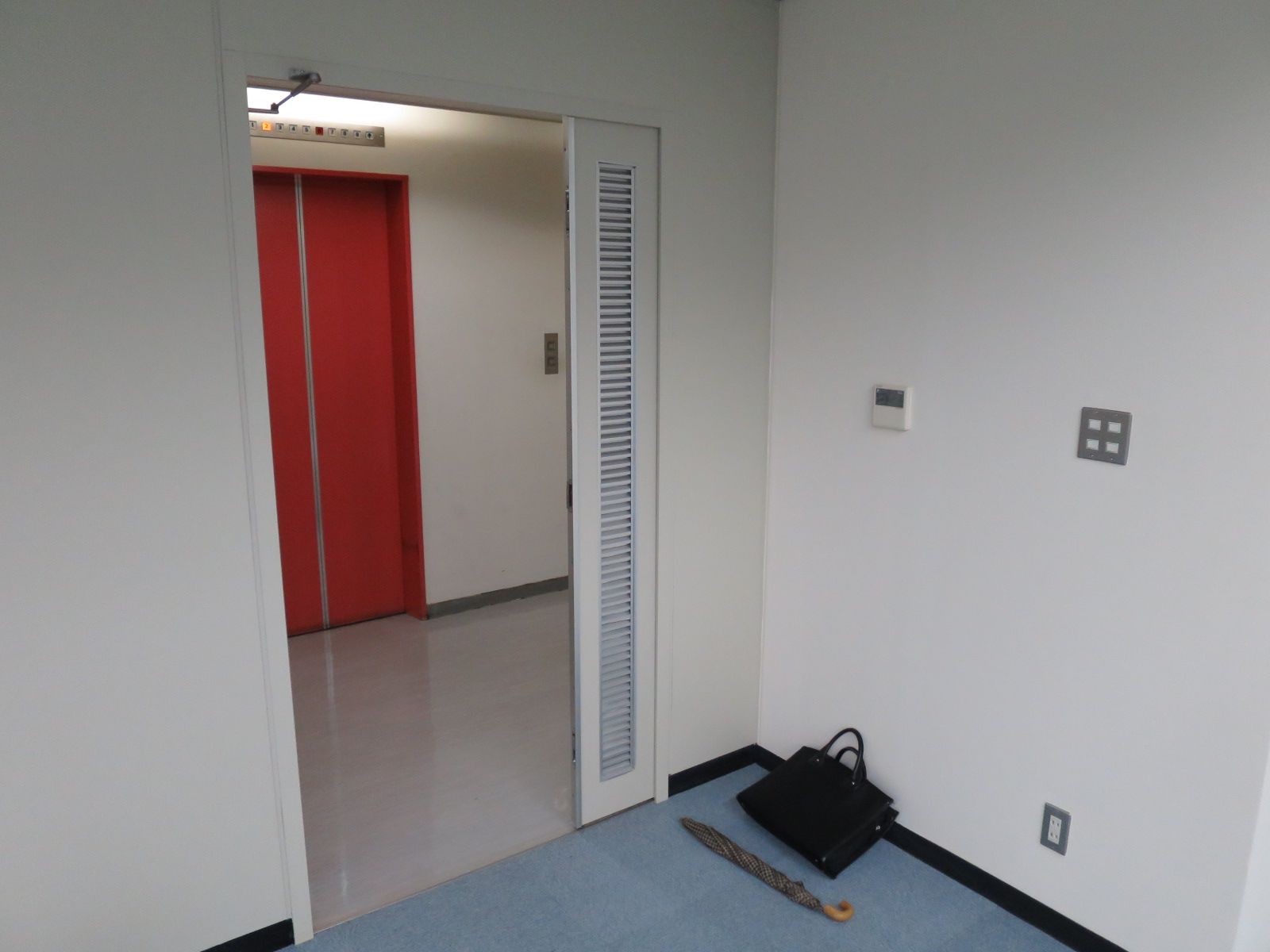 貸室出入口