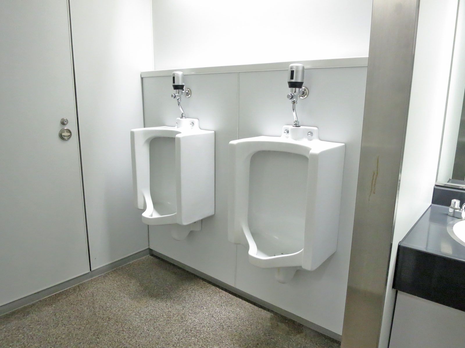 男性用トイレ
