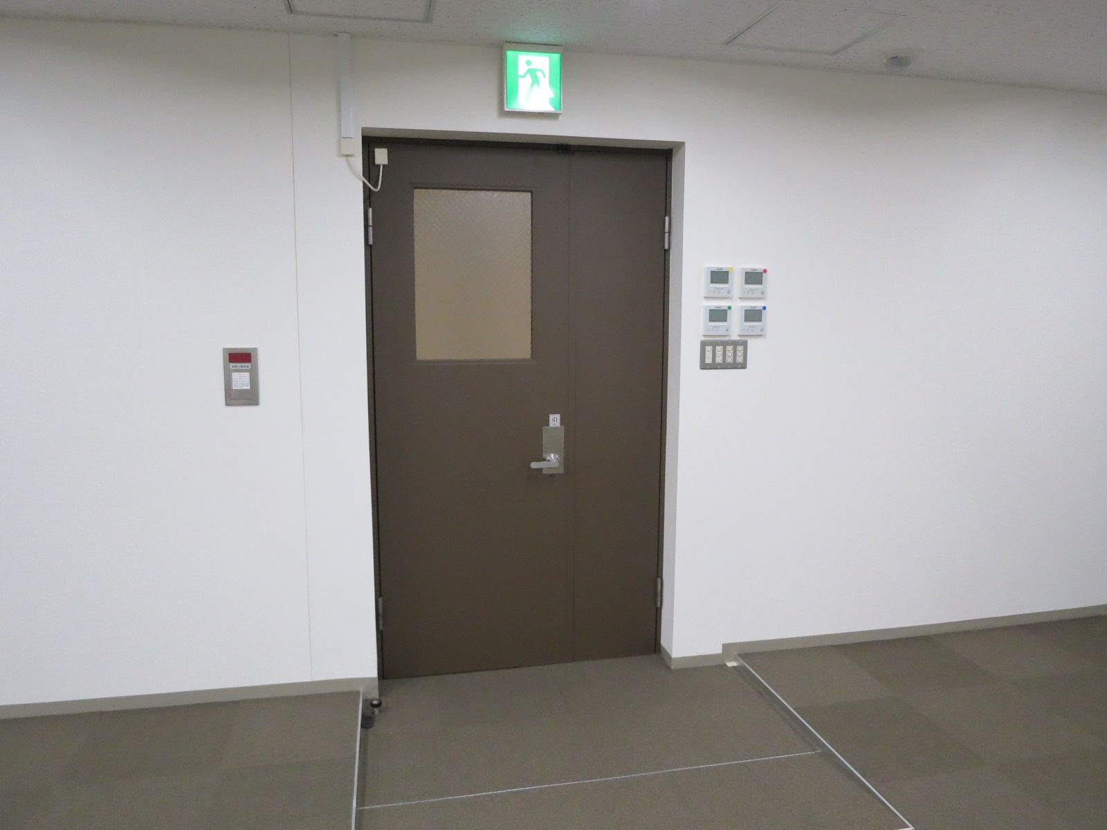 貸室出入口
