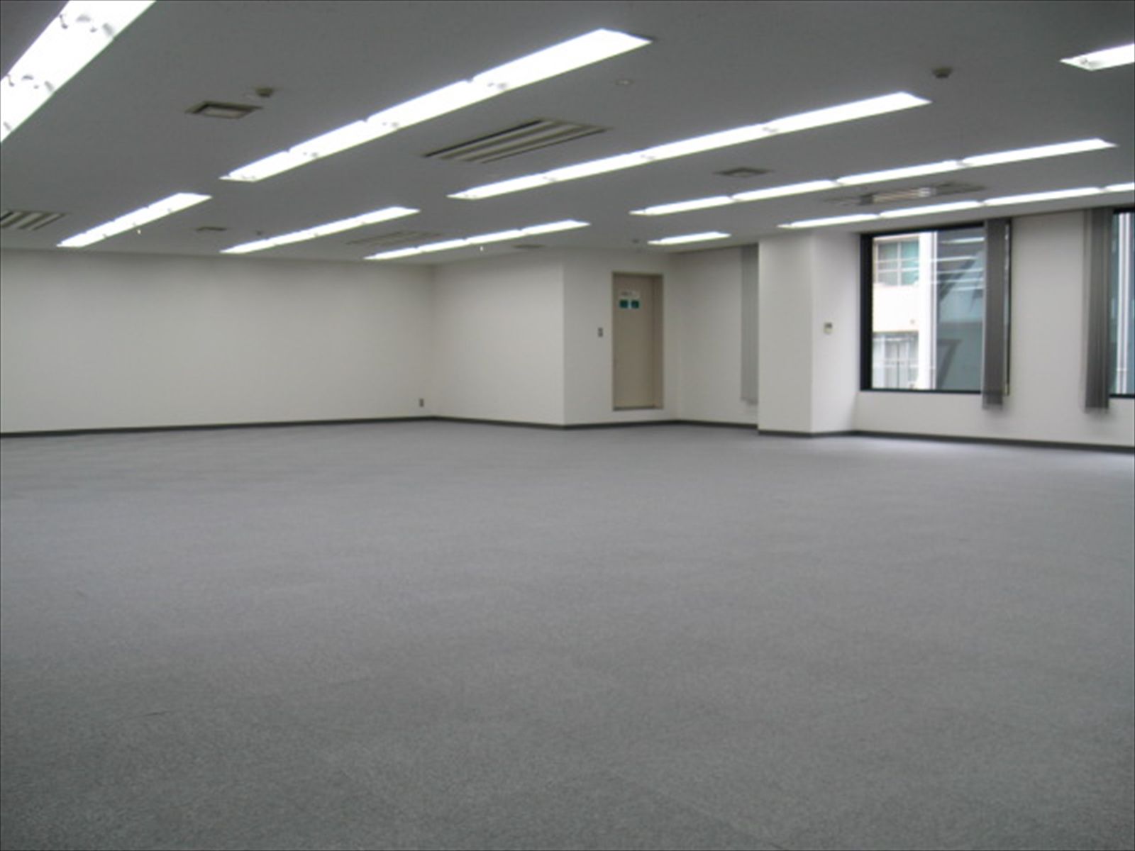オフィス室内参考画像