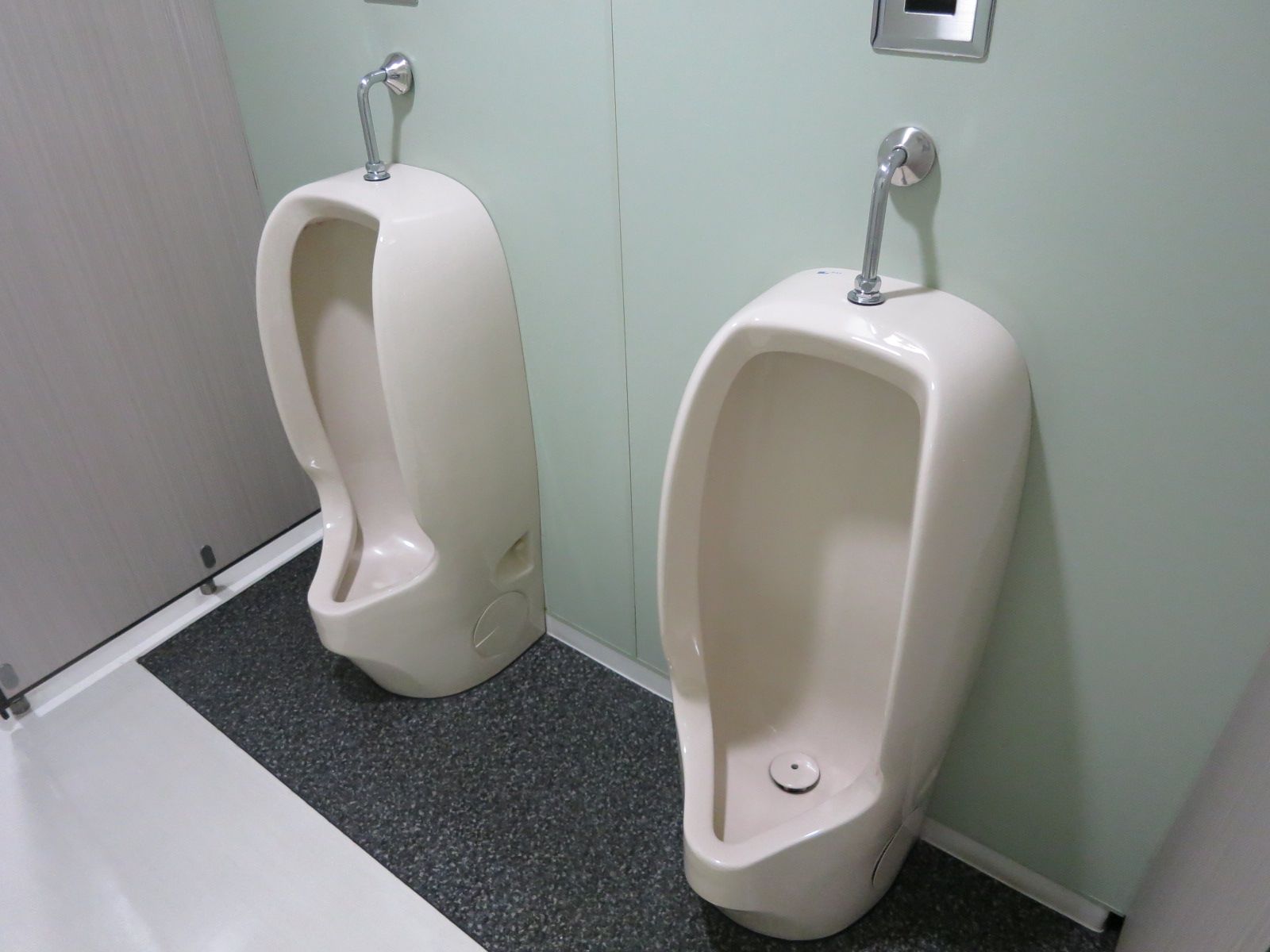 男性用トイレ