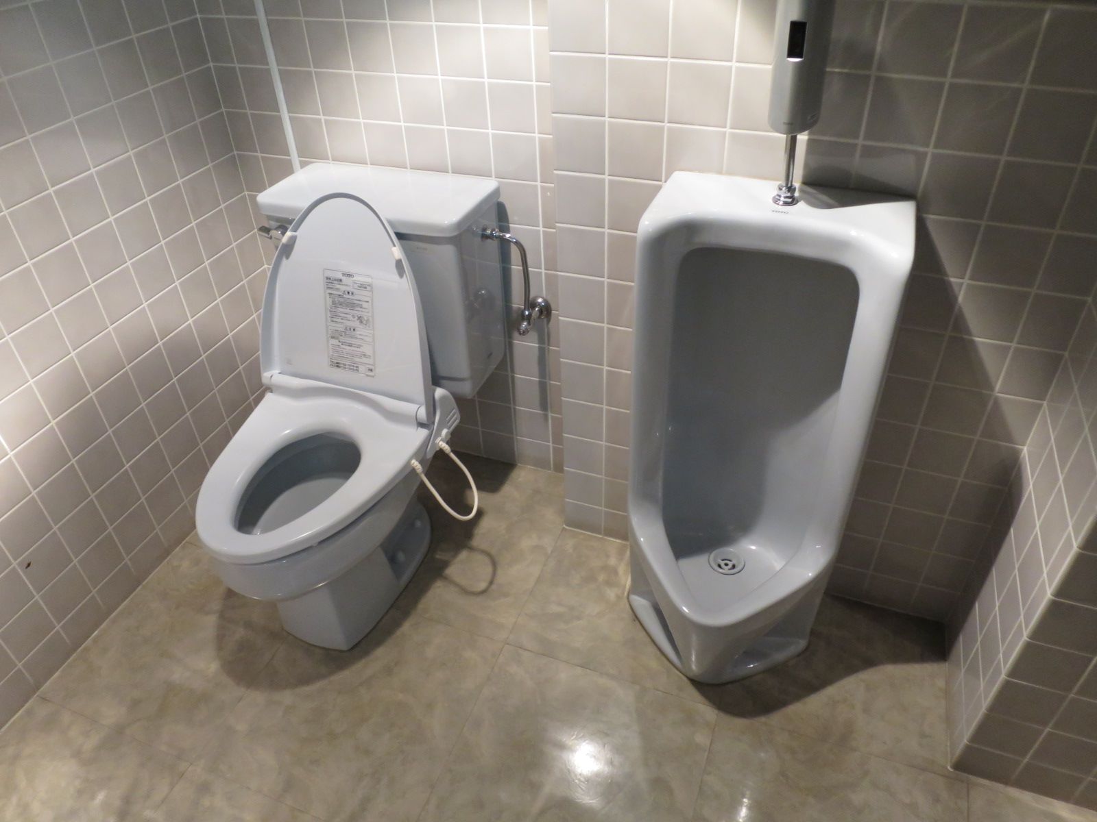 トイレ内部