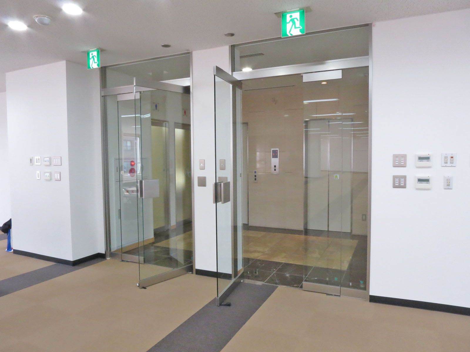 貸室出入口
