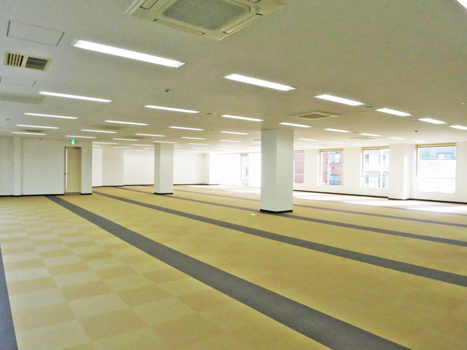 オフィスビル室内参考写真(3階）