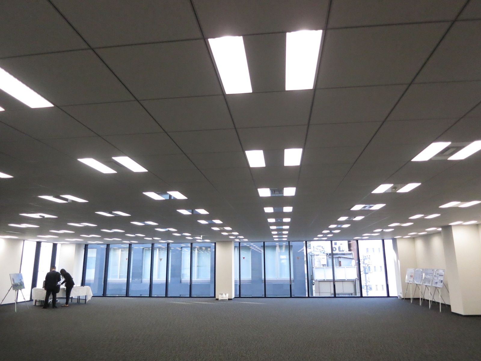 開放的なオフィス空間
