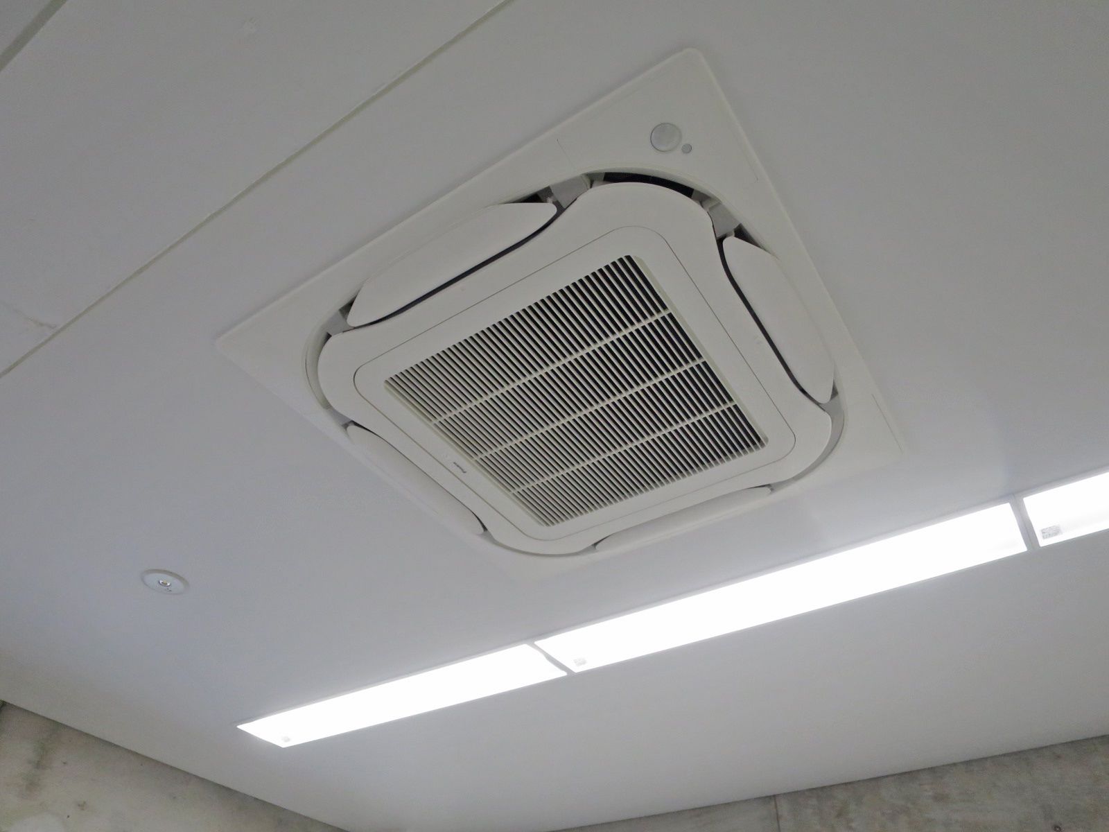 空調機器