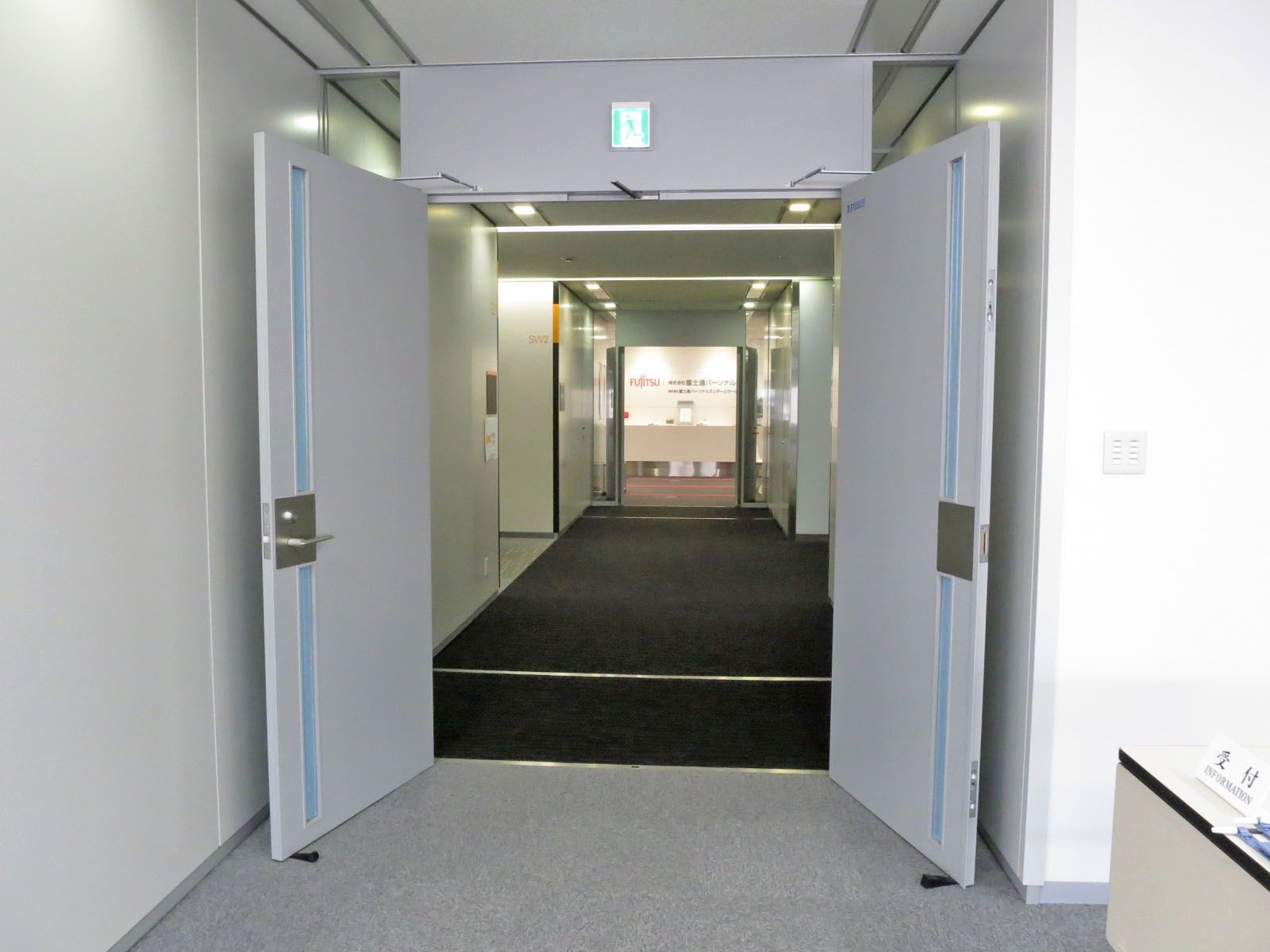 貸室出入口
