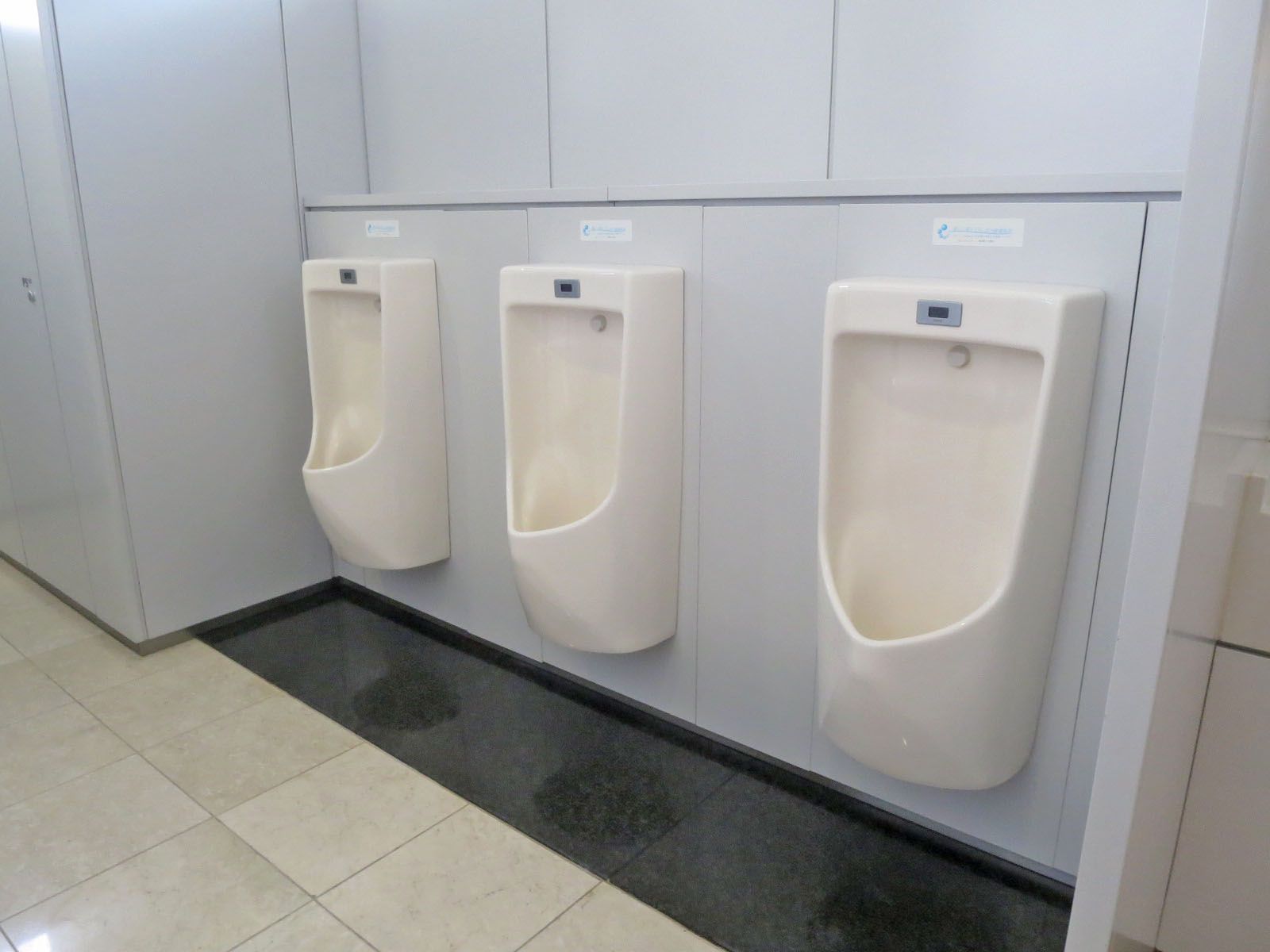 男性用トイレ