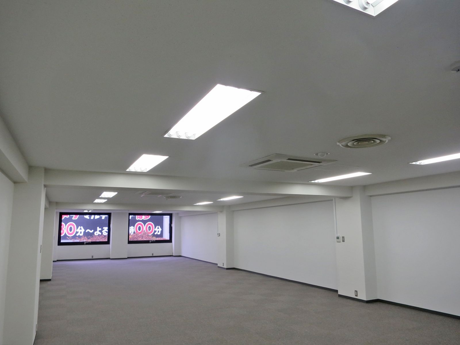 別角度からの様子