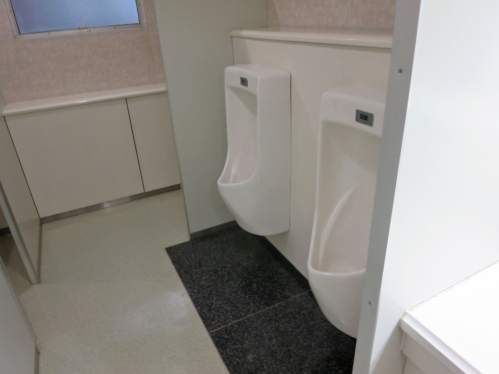 男性用トイレ