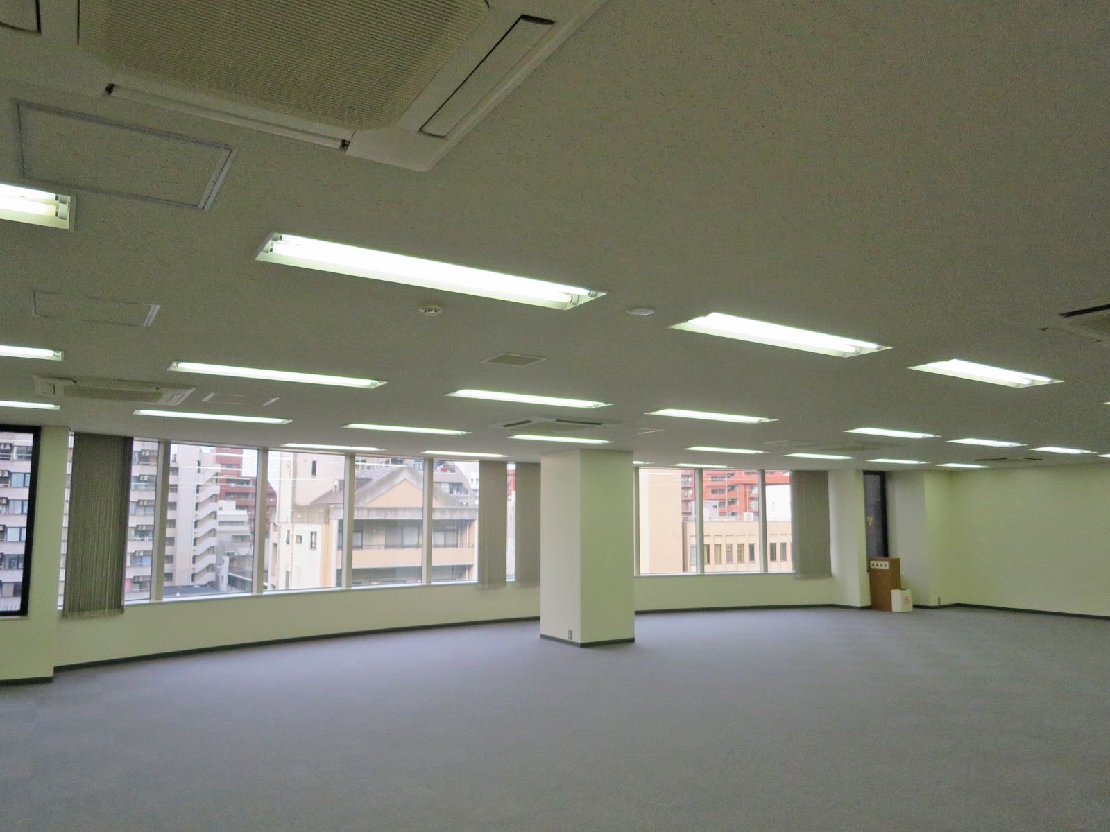 オフィス室内参考画像