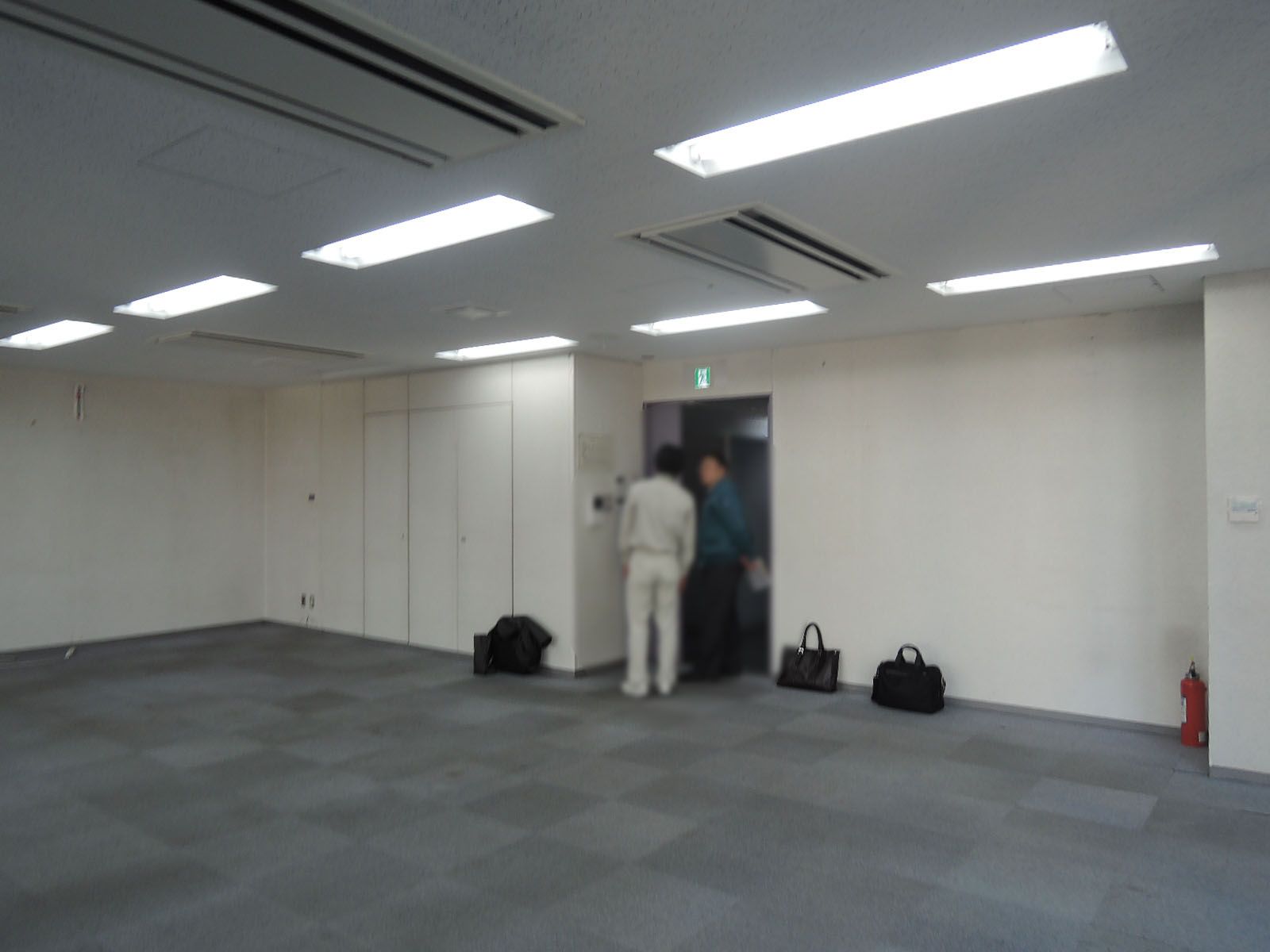 貸室出入口