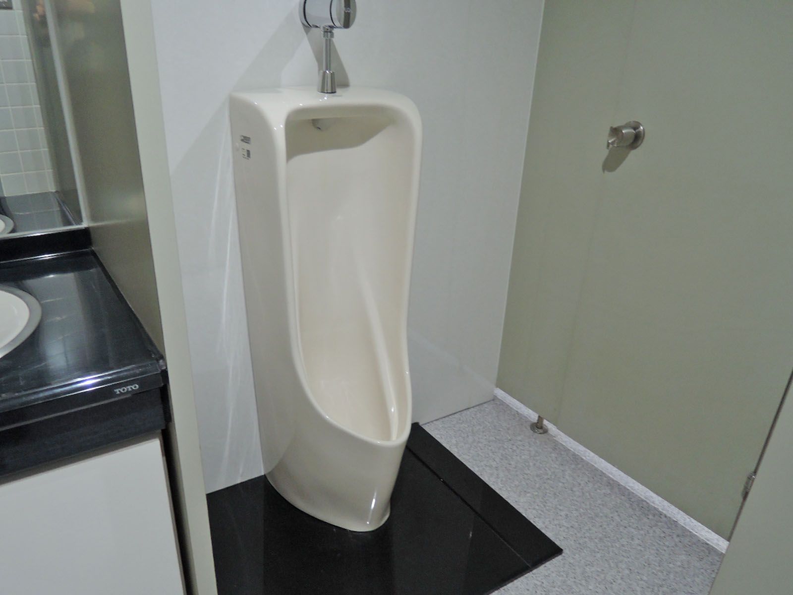 男性用トイレ