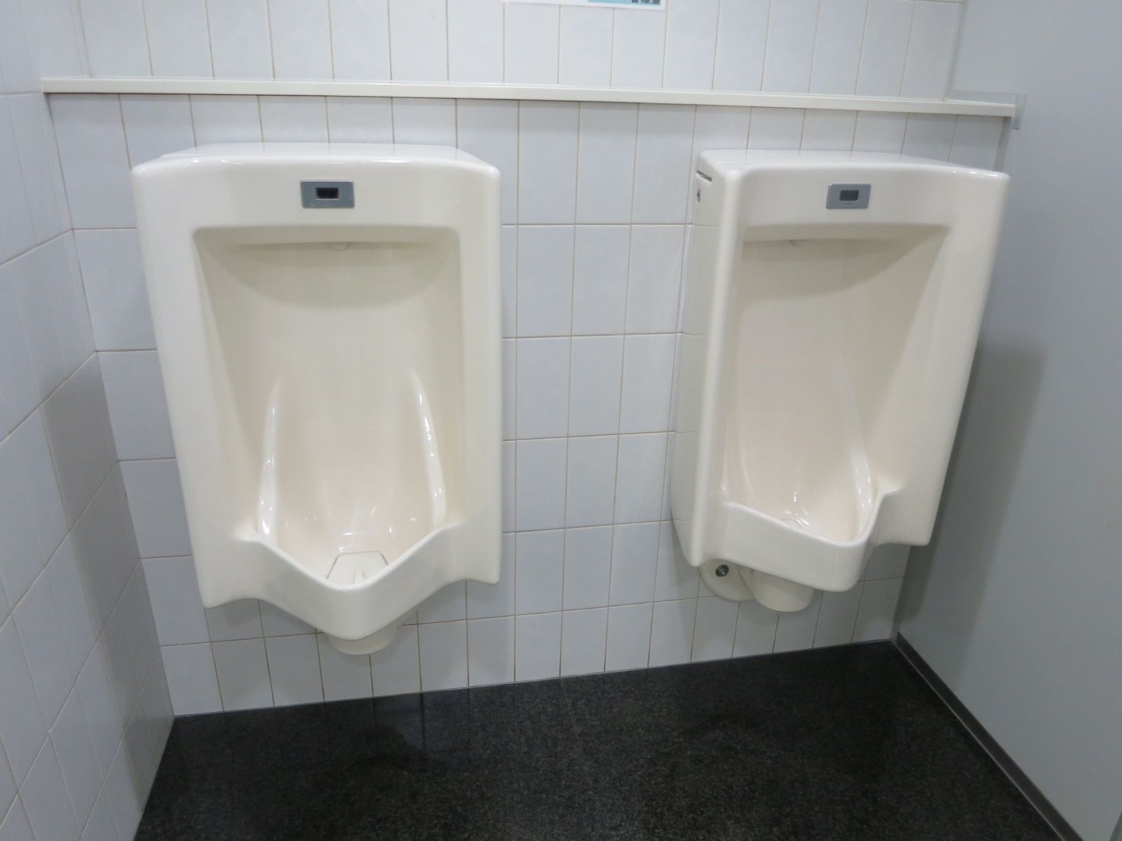 男性用トイレ