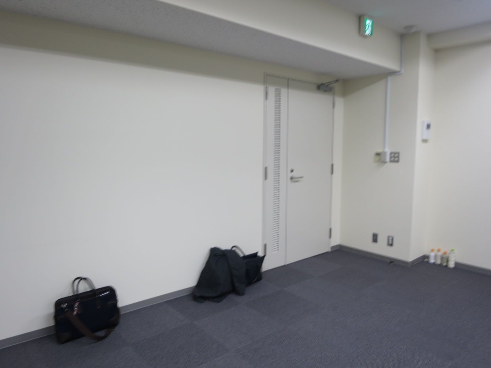 貸室出入口付近