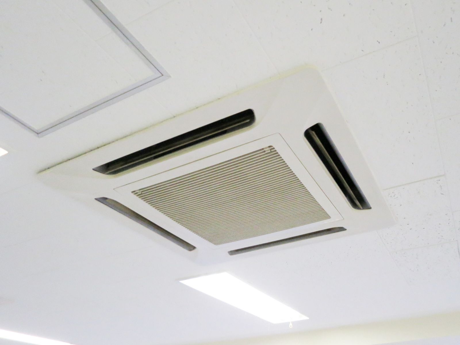 空調機器
