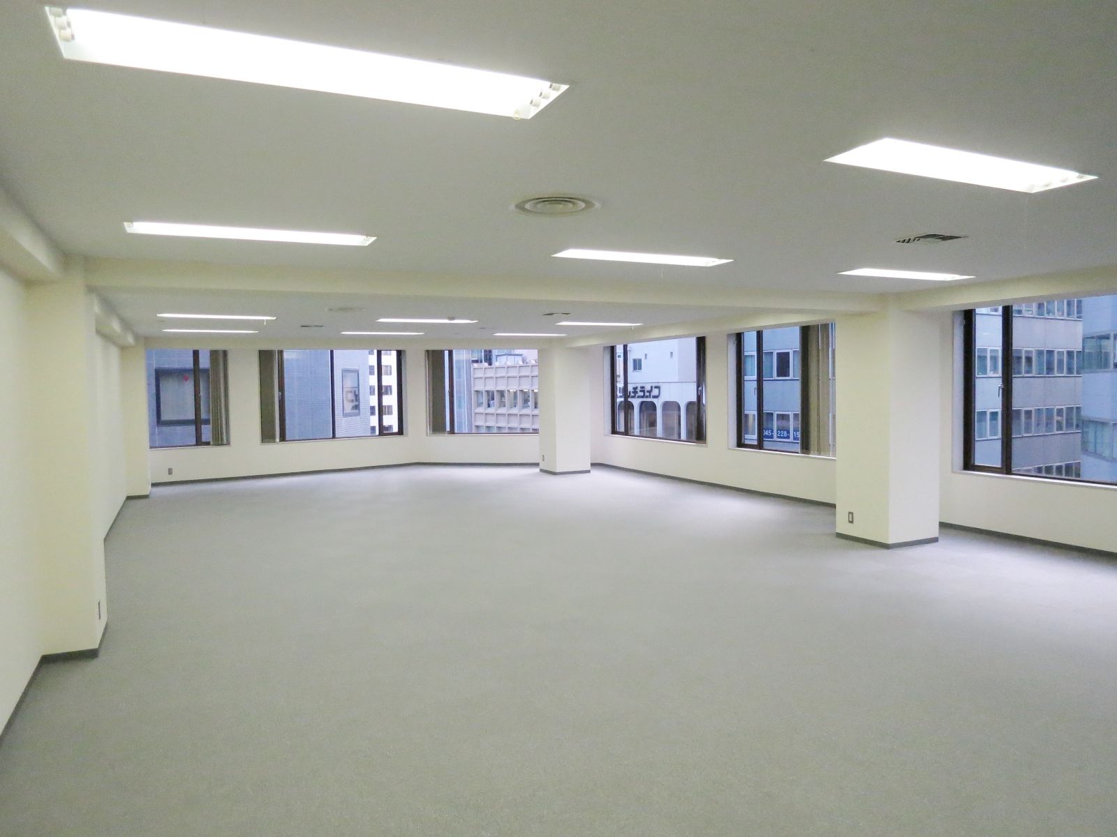 オフィス室内参考画像