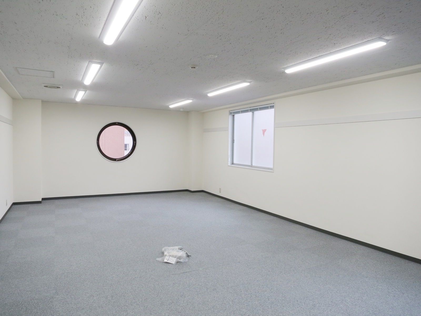 オフィス室内参考画像