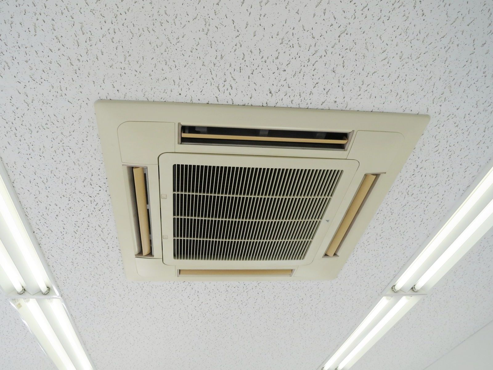 空調吹き出し口