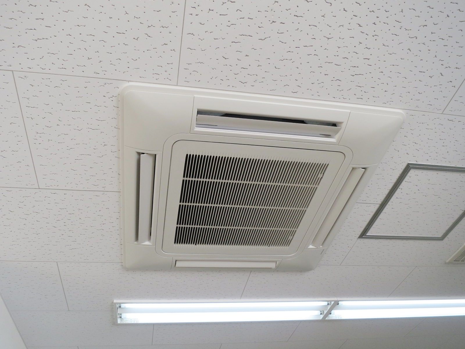 空調吹き出し口
