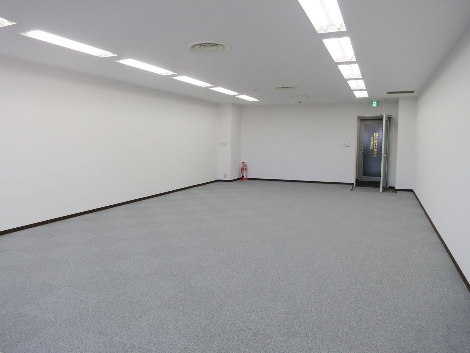 貸室奥から見た様子