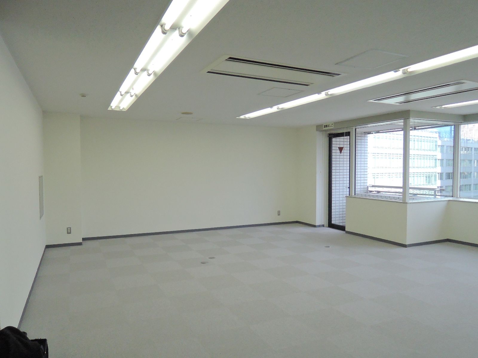 オフィス室内参考画像