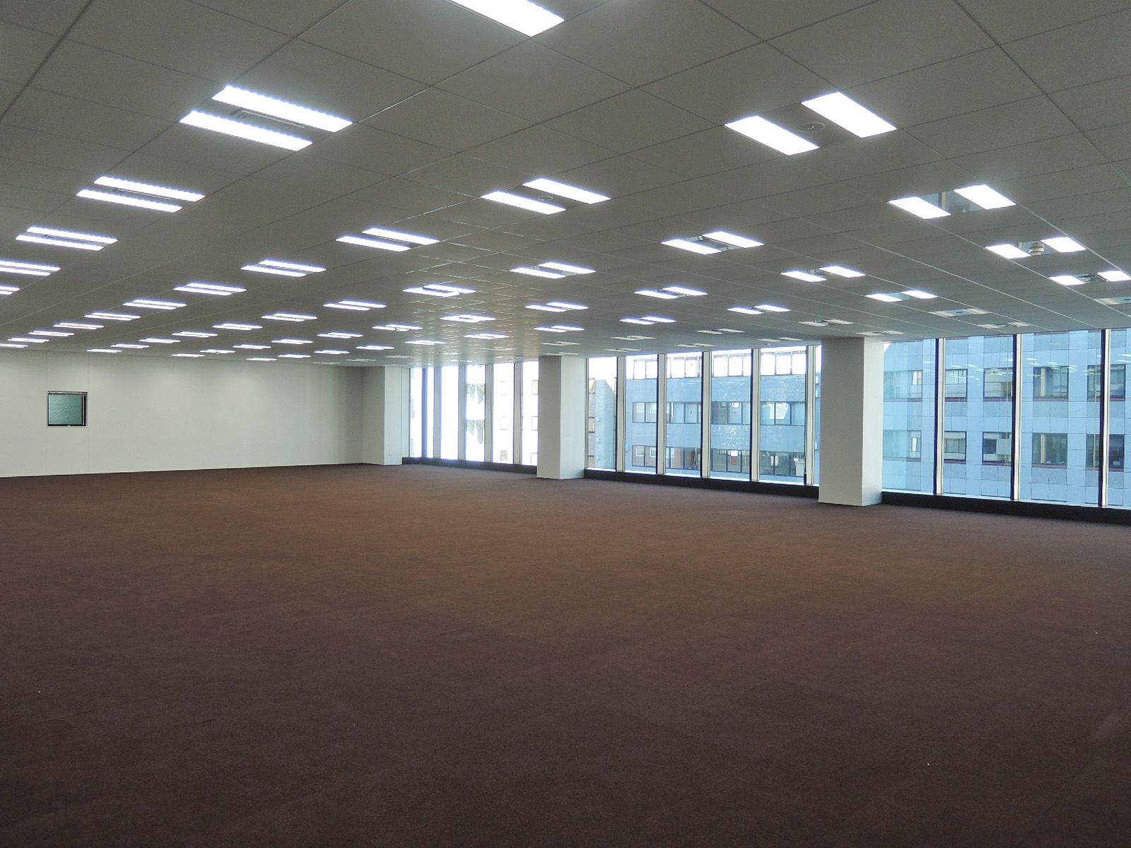 オフィス室内参考写真（5階・約100坪）