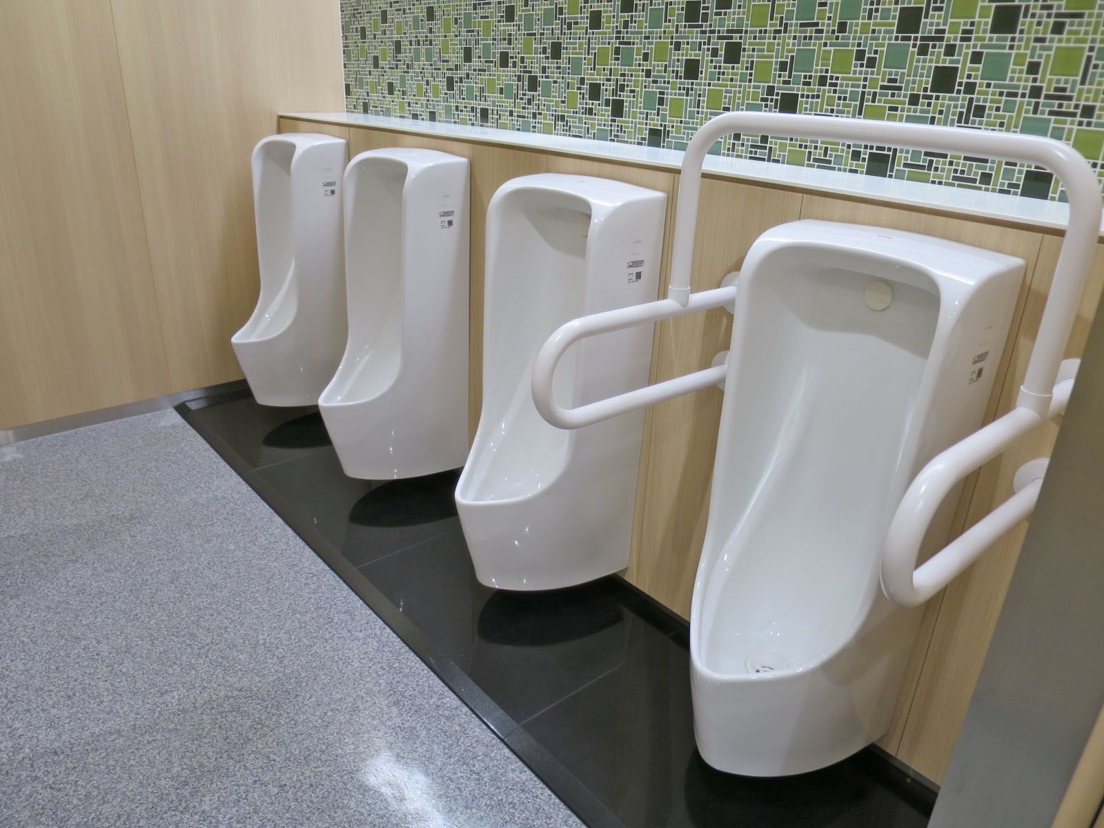 男性用トイレ