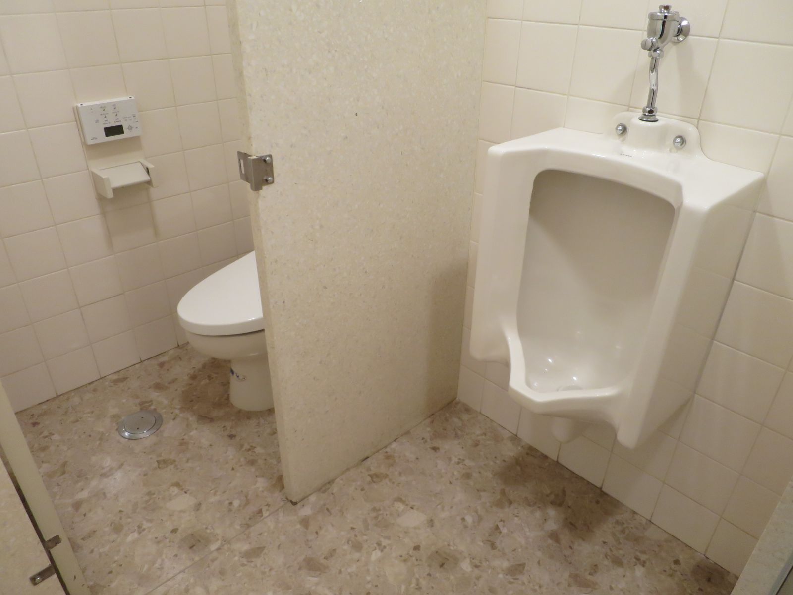 トイレ個室・男性用トイレ