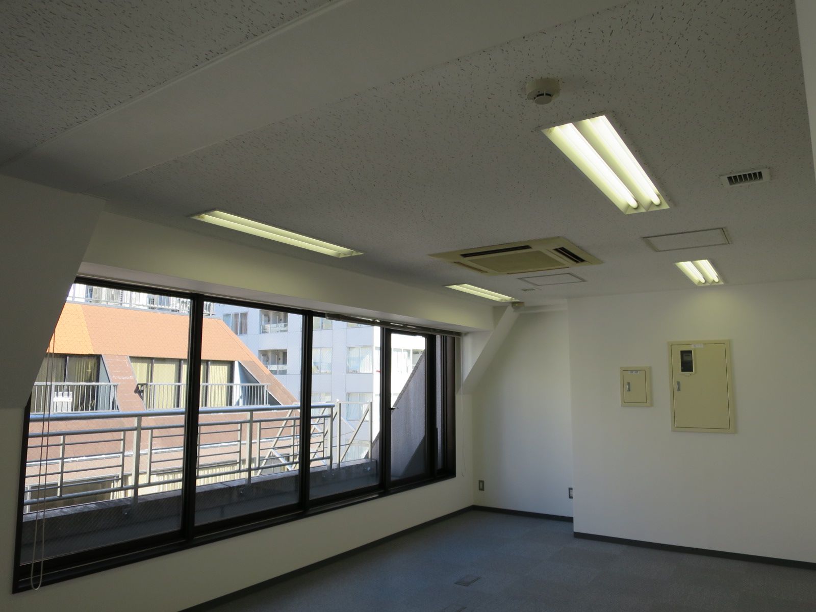 オフィス室内参考画像