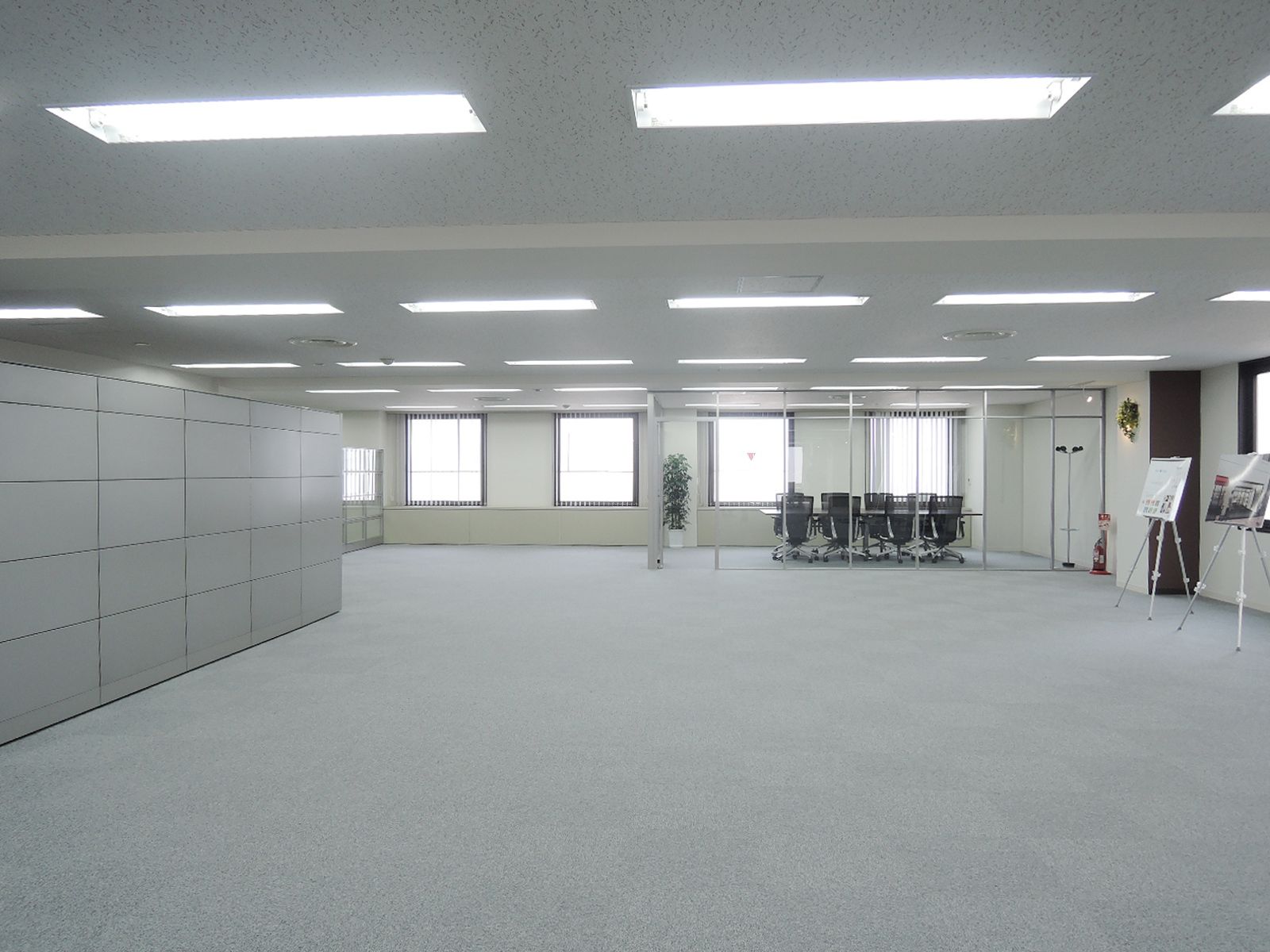 オフィス室内参考画像